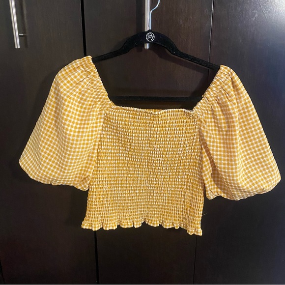 Yellow gingham puff sleeve smocked top - Picture 3 of 5